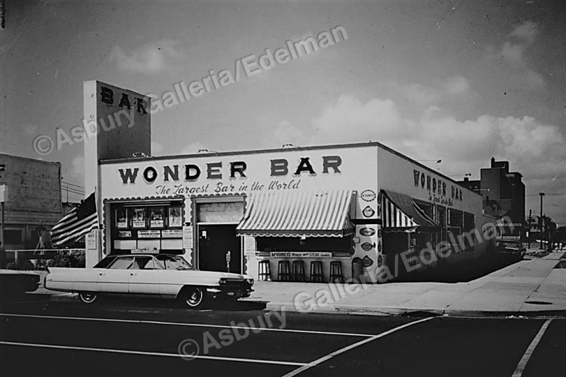 Historical Wonder Bar